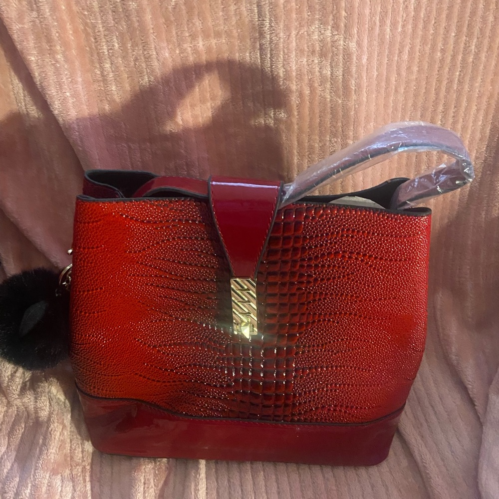 Elegant Red Textured Women's Bag